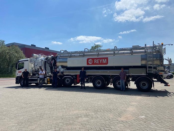KOKS EcoVac trailer truck pressure/vacuum combination delivered to REYM Rotterdam